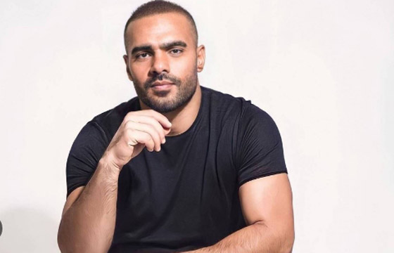 ‏فيديو: شاب يفاجئ حبيبته ويطلب يدها على المسرح في حفل جوزيف عطية صورة رقم 4