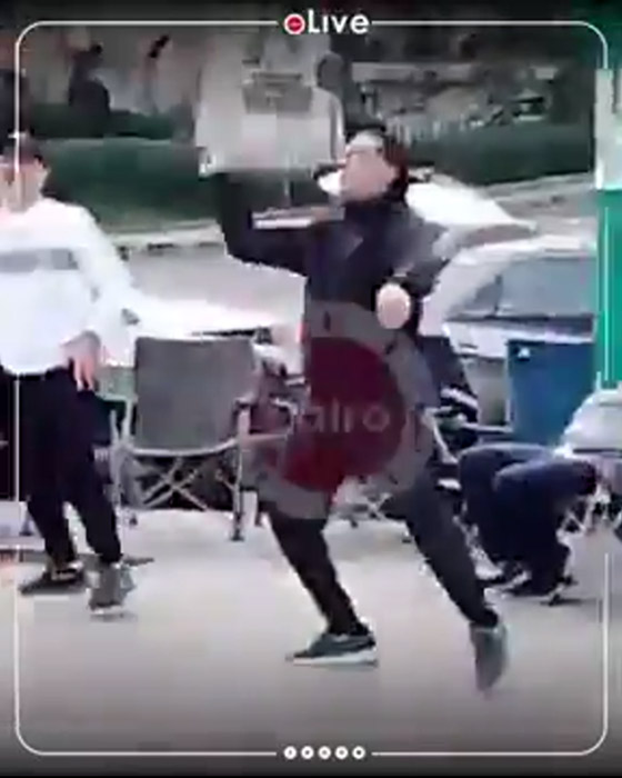 راغب علامة يلعب التنس مع معجبيه الشباب على كورنيش بيروت البحري.. فيديو صورة رقم 3