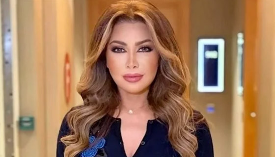 فيديو: شاب يفاجئ نوال الزغبي ويطلب الزواج منها على الهواء مقدّما لها خاتم سوليتير! صورة رقم 1