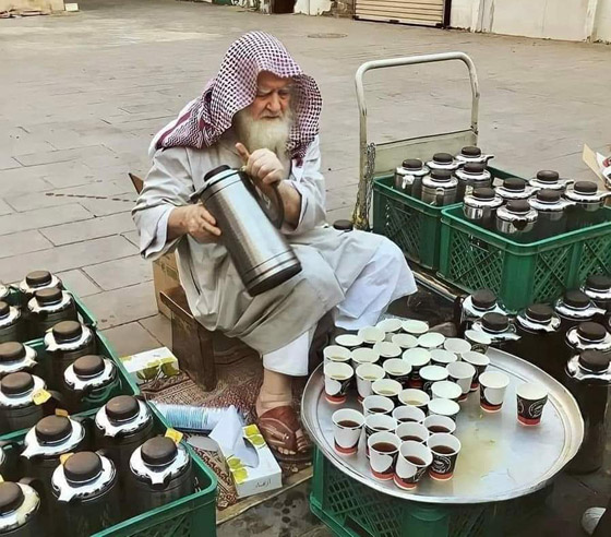 وفاة السوري (أبو السباع) مُطعم زوار المسجد النبوي بالمجان لـ40 عاما صورة رقم 3