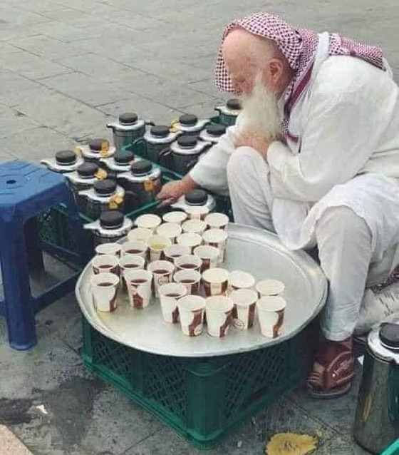 وفاة السوري (أبو السباع) مُطعم زوار المسجد النبوي بالمجان لـ40 عاما صورة رقم 4