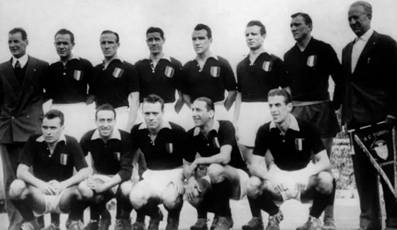 1949 عام كارثي لمنتخب إيطاليا.. قضى أغلب نجومه بحادث طائرة صورة رقم 1