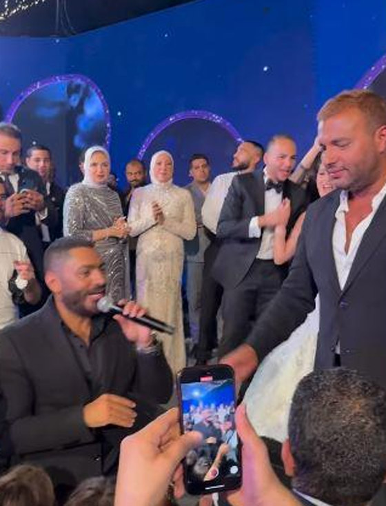 ديو تامر حسني ورامي صبري بحفل زفاف نجل منتج شهير يشعل الأجواء صورة رقم 5