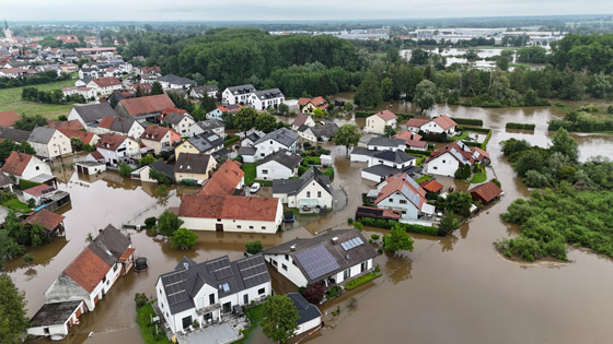 العالم يستقبل 2025.. ويطوي عاما غضبت فيه الطبيعة وعصفت الكوارث بالأرض صورة رقم 7