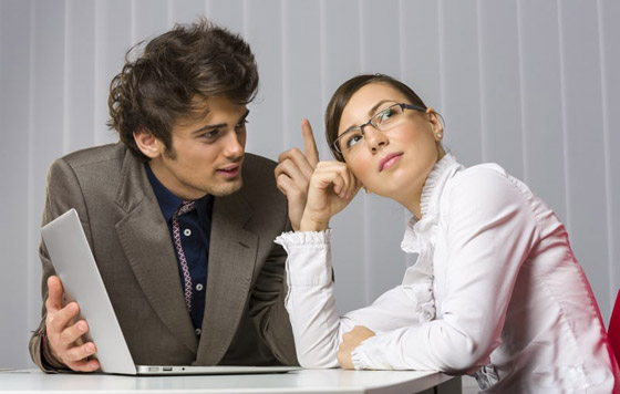 3 أبراج تحب قصف الجبهات.. يلقون النكات صورة رقم 1