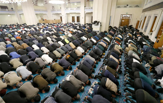 بالصور: كيف استقبل العالم شهر رمضان المبارك..؟ صورة رقم 1