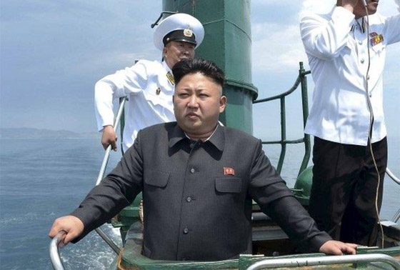 زعيم كوريا الشمالية يتوعد: غواصاتنا النووية تصل لأي مكان بلا قيود! صورة رقم 3