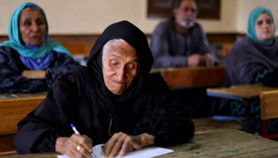 محت أميتها بعمر الـ87.. وفاة المسنة المصرية زبيدة صورة رقم 5
