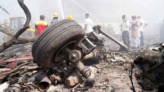 كيف تفاعل نجوم بوليوود مع مأساة تحطّم الطائرة الهندية صورة رقم 6