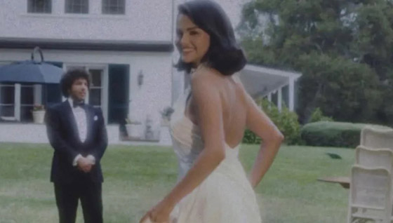 أبرز لحظات حفل زفاف سيلينا غوميز: رافقها جدّها وكلمة من تايلور سويفت صورة رقم 4 أبرز لحظات حفل زفاف سيلينا غوميز: رافقها جدّها وكلمة من تايلور سويفت صورة رقم 4