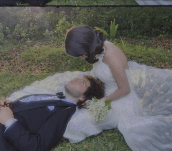 أبرز لحظات حفل زفاف سيلينا غوميز: رافقها جدّها وكلمة من تايلور سويفت صورة رقم 3 أبرز لحظات حفل زفاف سيلينا غوميز: رافقها جدّها وكلمة من تايلور سويفت صورة رقم 3