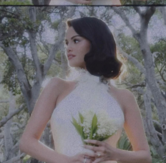 أبرز لحظات حفل زفاف سيلينا غوميز: رافقها جدّها وكلمة من تايلور سويفت صورة رقم 5 أبرز لحظات حفل زفاف سيلينا غوميز: رافقها جدّها وكلمة من تايلور سويفت صورة رقم 5