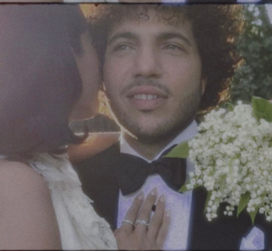 أبرز لحظات حفل زفاف سيلينا غوميز: رافقها جدّها وكلمة من تايلور سويفت صورة رقم 7 أبرز لحظات حفل زفاف سيلينا غوميز: رافقها جدّها وكلمة من تايلور سويفت صورة رقم 7