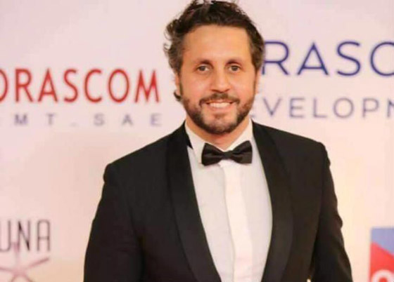 فتاة مصابة بالسرطان تًُفاجَأ بزيارة من الفنان المصري هشام ماجد.. كيف كان رد فعلها؟  صورة رقم 5 فتاة مصابة بالسرطان تًُفاجَأ بزيارة من الفنان المصري هشام ماجد.. كيف كان رد فعلها؟  صورة رقم 5