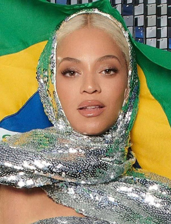 بيونسيه تلفت الأنظار في الدوحة بعباءة سوداء وحجاب... صورة رقم 4