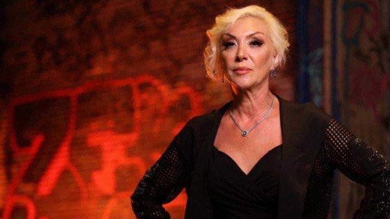 تفاصيل صادمة عن جريمة قتل المغنية التركية غوللو: ابنتها هي المتهمة الرئيسية وألقتها من الشرفة! صورة رقم 4 تفاصيل صادمة عن جريمة قتل المغنية التركية غوللو: ابنتها هي المتهمة الرئيسية وألقتها من الشرفة! صورة رقم 4