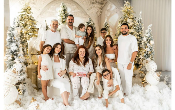  النجوم يشاركون جمهورهم بلحظات من اجواء عيد الميلاد الكريسماس صورة رقم 5