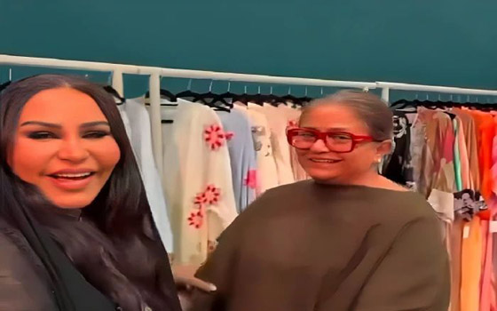  شابة هندية تُفاجئ أحلام وتغني معها (مدري ليش ازعل عليك) وتقول: تعلمت العربية من اجلك! صورة رقم 1