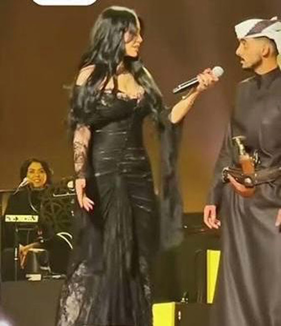 قبيلة سعودية تتبرأ من احد أبنائها بعد ان رقص مع هيفاء وهبي وعلمها كلمات الغزل! صورة رقم 1