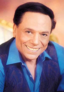 عادل امام: بدأ الفن على مسرح الجامعة ووصل للنجومية!  صورة رقم 1