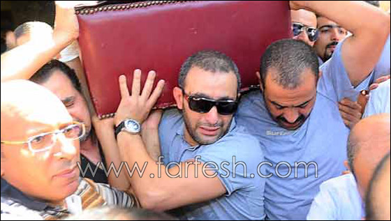 مسلسلات اون لاين يرصد نجوم الفن المصري يبكون والد أحمد السقا ويعرض الراحل في آخر ظهور له صورة رقم 3 مسلسلات اون لاين يرصد نجوم الفن المصري يبكون والد أحمد السقا ويعرض الراحل في آخر ظهور له صورة رقم 3