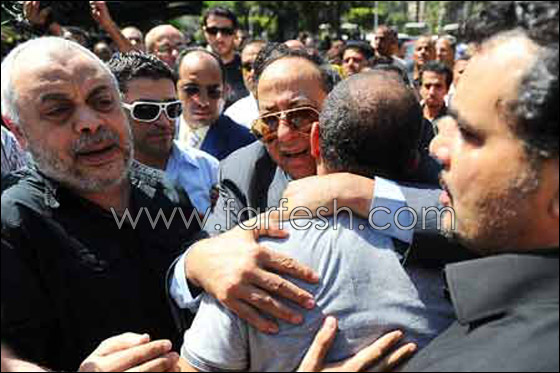 مسلسلات اون لاين يرصد نجوم الفن المصري يبكون والد أحمد السقا ويعرض الراحل في آخر ظهور له صورة رقم 5 مسلسلات اون لاين يرصد نجوم الفن المصري يبكون والد أحمد السقا ويعرض الراحل في آخر ظهور له صورة رقم 5