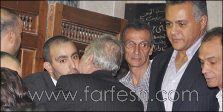 مسلسلات اون لاين يرصد نجوم الفن المصري يبكون والد أحمد السقا ويعرض الراحل في آخر ظهور له صورة رقم 24 مسلسلات اون لاين يرصد نجوم الفن المصري يبكون والد أحمد السقا ويعرض الراحل في آخر ظهور له صورة رقم 24