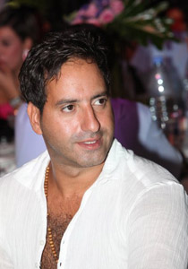 امير يزبك يغوي سائقة تكسي وتتلقى تهديدا بالفصل!! صورة رقم 1 امير يزبك يغوي سائقة تكسي وتتلقى تهديدا بالفصل!! صورة رقم 1