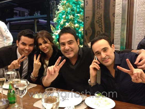 بالصور.. عاصي الحلاني بسهرة عائلية في منزله مع صابر وزوجته صورة رقم 4 بالصور.. عاصي الحلاني بسهرة عائلية في منزله مع صابر وزوجته صورة رقم 4