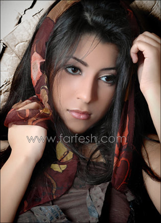 ايتن عامر ترتدي جلباب كاريوكا وتدافع عن الحجاب في فرح العمدة صورة رقم 9 ايتن عامر ترتدي جلباب كاريوكا وتدافع عن الحجاب في فرح العمدة صورة رقم 9