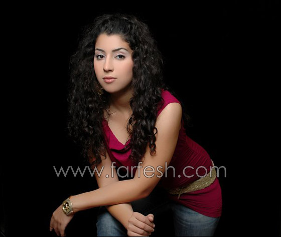 ايتن عامر ترتدي جلباب كاريوكا وتدافع عن الحجاب في فرح العمدة صورة رقم 3 ايتن عامر ترتدي جلباب كاريوكا وتدافع عن الحجاب في فرح العمدة صورة رقم 3