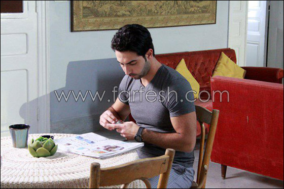 كارلوس عازار يطلق كارلوس عازار يطلق