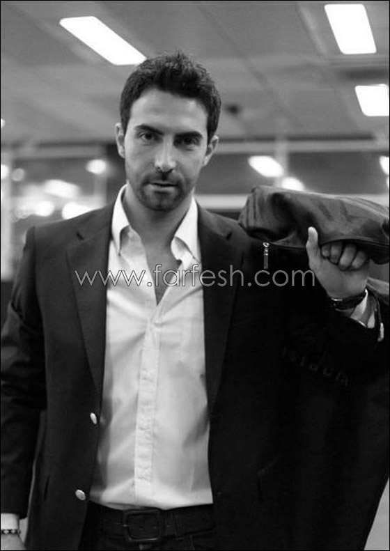 كارلوس عازار يطلق كارلوس عازار يطلق