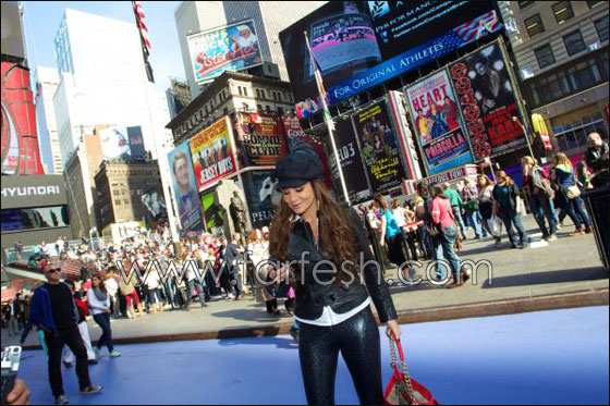 الكاميرا تلاحق كارول سماحة خلال رحلتها في برودواي  صورة رقم 2