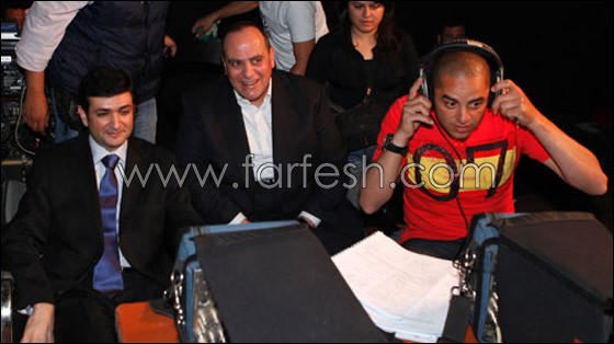 وزير الثقافة اللبناني يفاجئ فريق عمل وزير الثقافة اللبناني يفاجئ فريق عمل