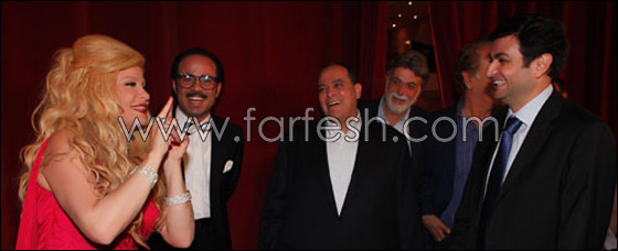 وزير الثقافة اللبناني يفاجئ فريق عمل وزير الثقافة اللبناني يفاجئ فريق عمل