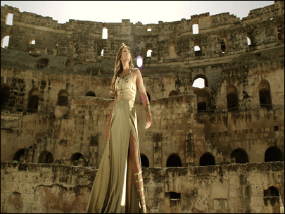 كارول: عندما ارتدي فستان يظهرني جملية فهذا إغراء عفوي!!  صورة رقم 15