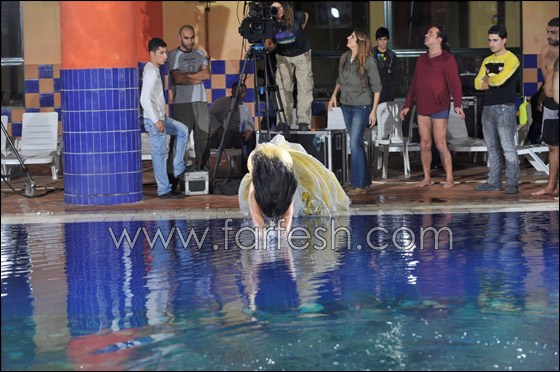 هر شيراز يفرض جوا من الرعب داخل ستوديو التصوير! صورة رقم 8 هر شيراز يفرض جوا من الرعب داخل ستوديو التصوير! صورة رقم 8