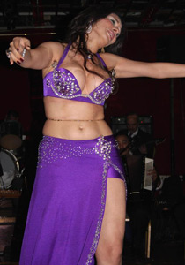 دينا: رسالتي امتاع الجمهور.. واوصي بتقديم فيلم عني بعد وفاتي صورة رقم 1