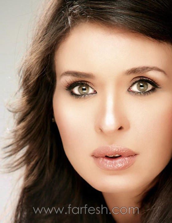 الراقصة دينا: ابني لا يخجل مني لانني اقدم فنا محترما صورة رقم 5 الراقصة دينا: ابني لا يخجل مني لانني اقدم فنا محترما صورة رقم 5