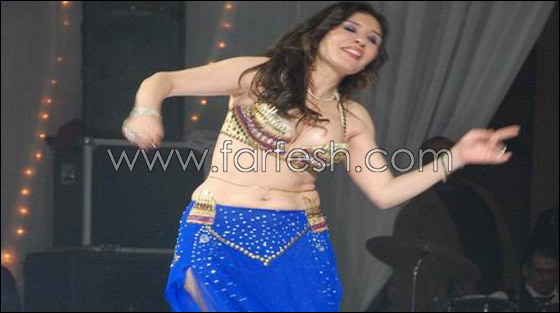 الراقصة دينا تظهر ببدلة رقص مثيرة بحفلة رأس السنة!  صورة رقم 1