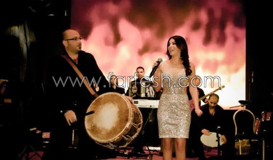 دينا حايك تسحر الجمهور الاردني بفستانها المثير والجريء صورة رقم 3 دينا حايك تسحر الجمهور الاردني بفستانها المثير والجريء صورة رقم 3