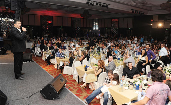 فارس كرم يلهب البستان رقصا وفرحا ودبكة!! صورة رقم 7 فارس كرم يلهب البستان رقصا وفرحا ودبكة!! صورة رقم 7