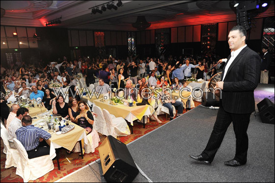 فارس كرم يلهب البستان رقصا وفرحا ودبكة!! صورة رقم 6 فارس كرم يلهب البستان رقصا وفرحا ودبكة!! صورة رقم 6