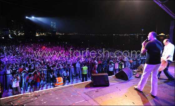 فارس كرم يختتم حفلات فارس كرم يختتم حفلات