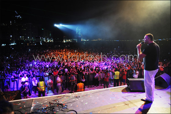 فارس كرم يختتم حفلات فارس كرم يختتم حفلات