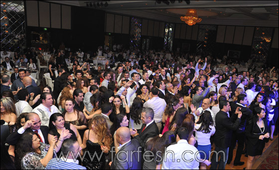 فارس كرم يزرع السعادة في قلوب الكثيرين بإحيائه حفلة خيرية في دبي صورة رقم 3