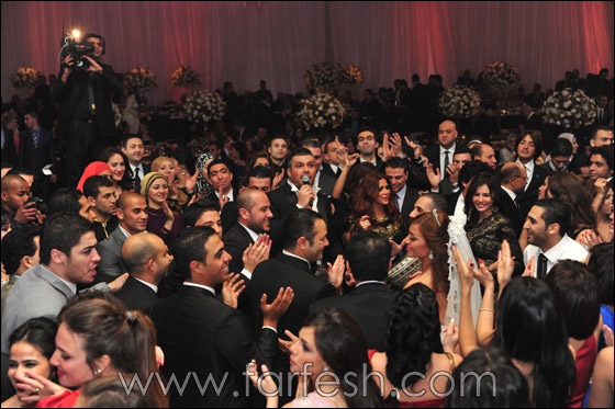 فارس كرم يزرع السعادة في قلوب الكثيرين بإحيائه حفلة خيرية في دبي صورة رقم 9