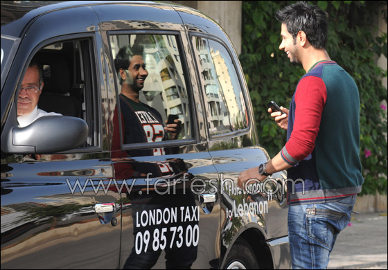 بالصور، أغنيتي الشرطة والإشارة في كليب واحد! صورة رقم 16 بالصور، أغنيتي الشرطة والإشارة في كليب واحد! صورة رقم 16