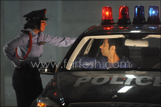 بالصور، أغنيتي الشرطة والإشارة في كليب واحد! صورة رقم 20 بالصور، أغنيتي الشرطة والإشارة في كليب واحد! صورة رقم 20